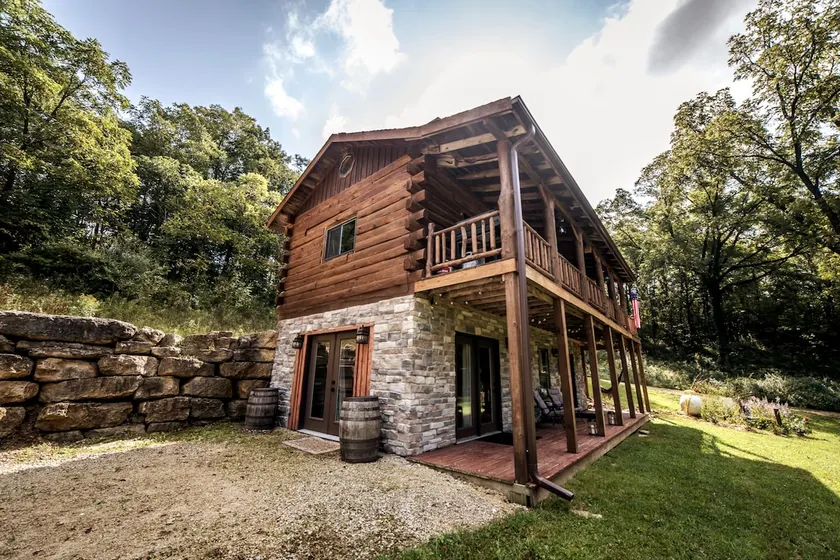 Cozy Log Cabin w/Hot Tub - King Bed - Private Acreage - Mississippi Getaway - Image 1