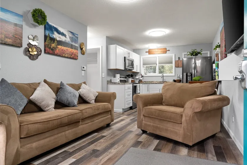 Cute and cozy updated apartment in Midtown (4) - Image 1