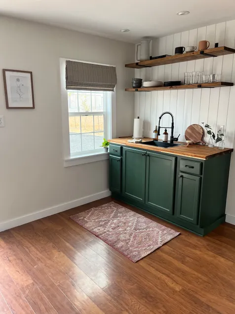 Adorable 1-bedroom 1930s farmhouse. - Image 1