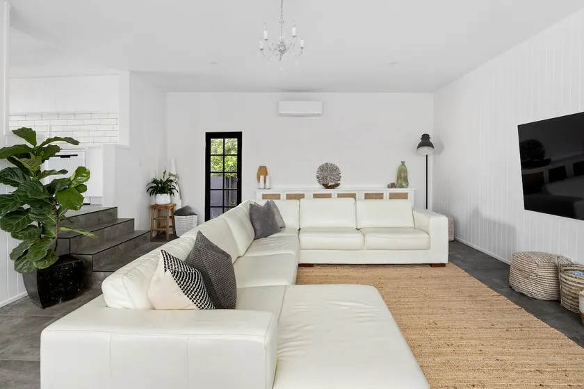 Relax in Sunshine beach,Noosa with pool - Image 1