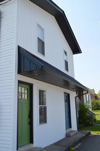 2 Bed/1 Bath with Laundry, Walkable to Downtown - Image 1
