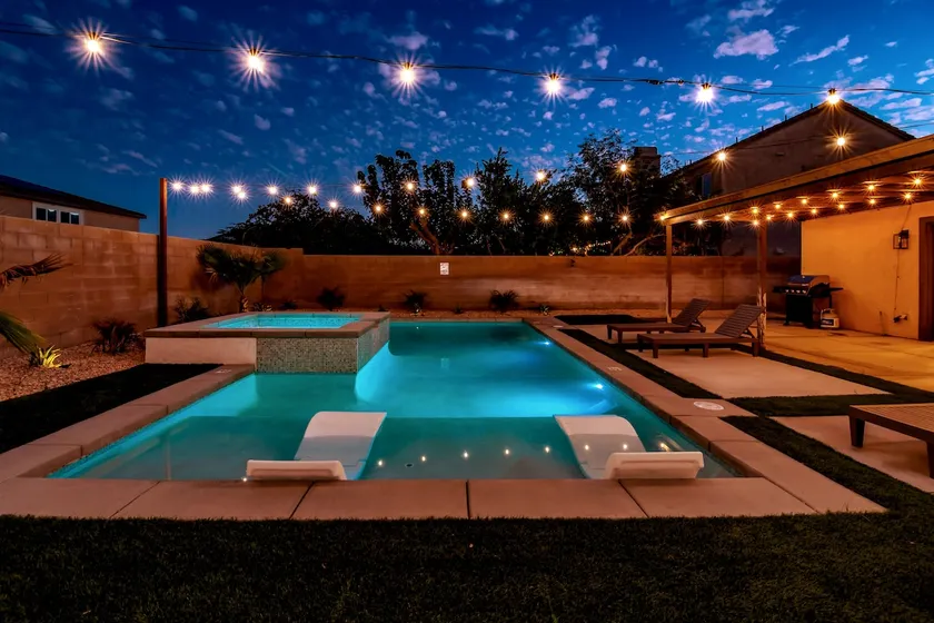 Coachella Oasis w Salt Pool/Spa, 5 min to festival - Image 1