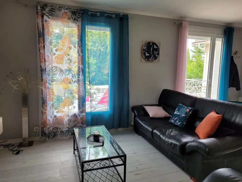 Pleasant house in a good location. - Image 1