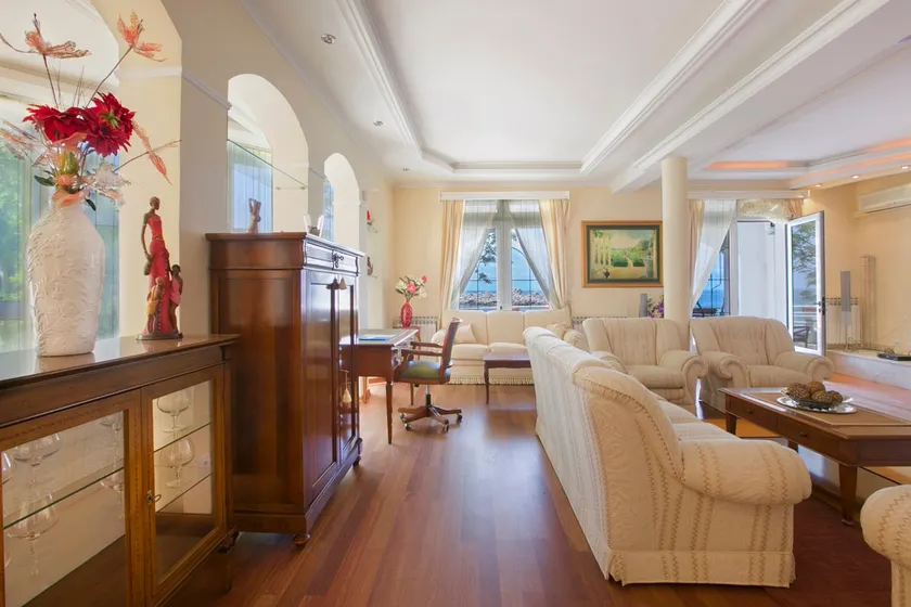 Royal Holiday Apartments Sveti Stefan - Image 1