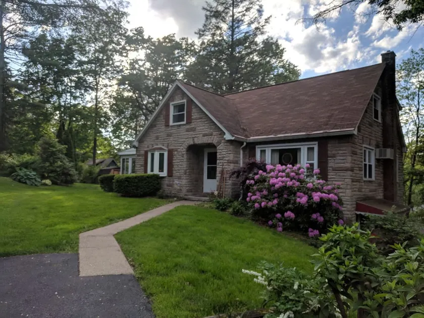 Charming 2 Story Home Near Penn State Campus! - Image 1
