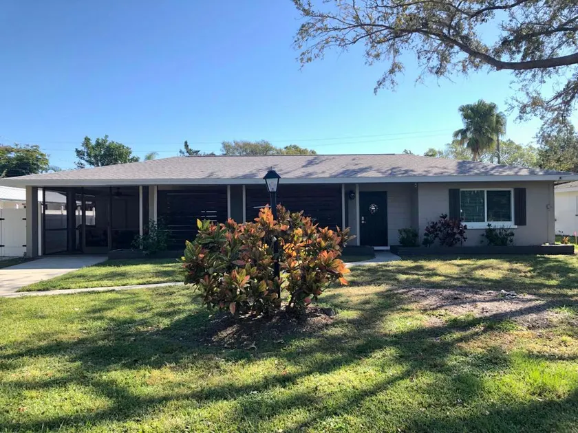 Charming Coastal Oasis 2Bed/2 Bath Cottage Close to Beach and Downtown-Southgate - Image 1