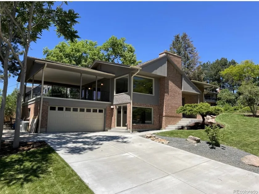 Luxury Home - 8 beds, Hot Tub, Awesome deck! - Image 1