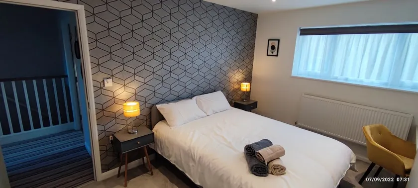 Modern 1 BR flat with Air Con - Image 1