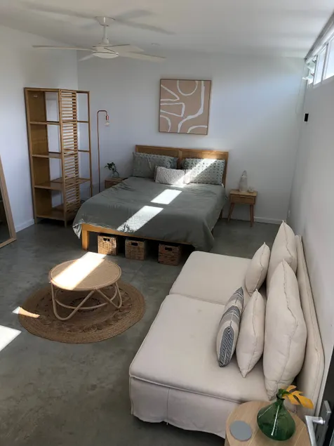 Modern, Split Level Studio Granny Flat - Image 1