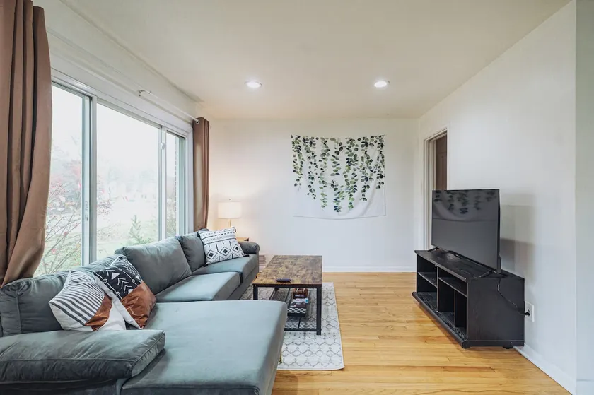 Recently Renovated 2-Bedroom Near Michigan Stadium - Image 1