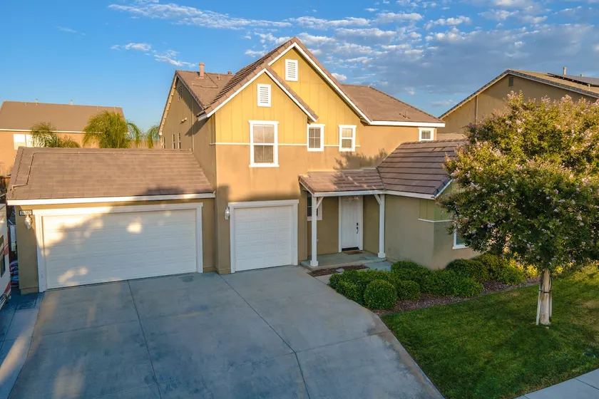 5 Bedroom Home Just Minutes From Wine Country - Image 1
