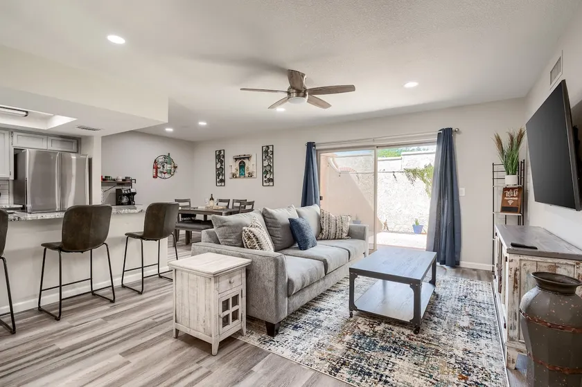 The Perfect Tucson Townhome in Catalina Foothills - Image 1