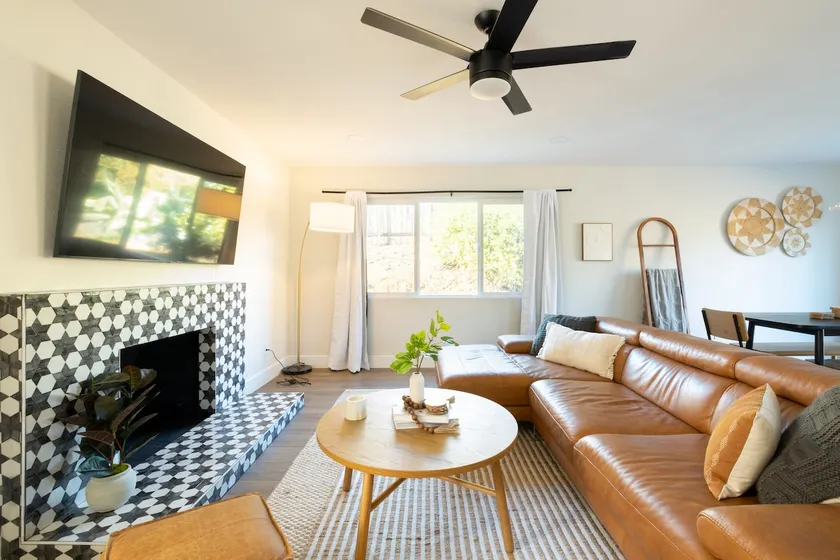 Sunny & Spacious 3BR Retreat w/ Parking & A/C - Image 1