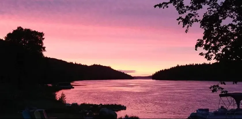 Escape and Relax at Lake Temiscaming Family Resort - Image 1