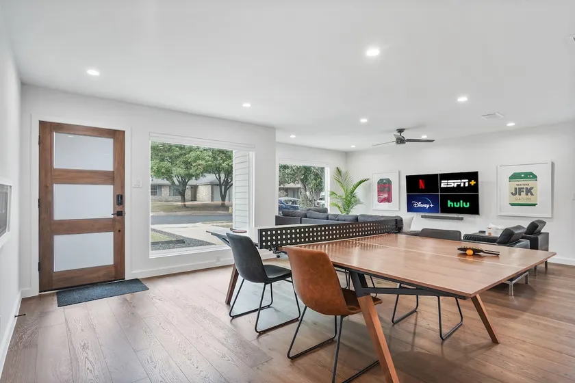 Open Living w Ping-Pong & Backyard Private Bedroom - Image 1