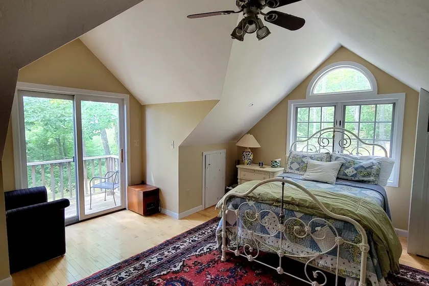 Lovely studio apartment with views and privacy. - Image 1