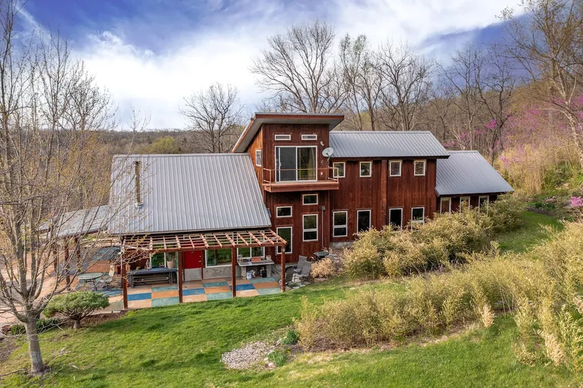 Luxury Hilltop Stay: Pool, Trails, Sunset Views - Image 1