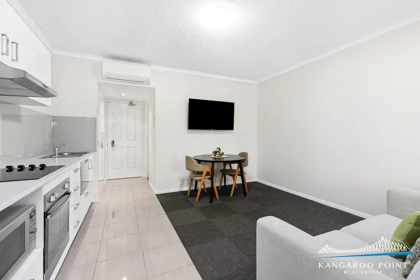 One Bedroom with Wifi & Parking - Image 1