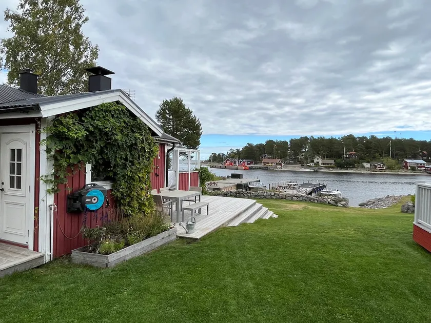 Nice guest house on the lake property on Alnös pearl Spikarna - Image 1