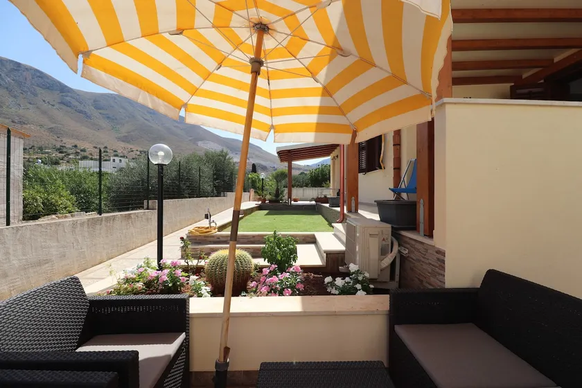 double bedroom with mountain view - Image 1