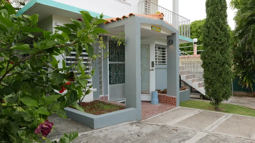 Casa Fe 1 : Tropical Garden Getaway by Beach - Image 1