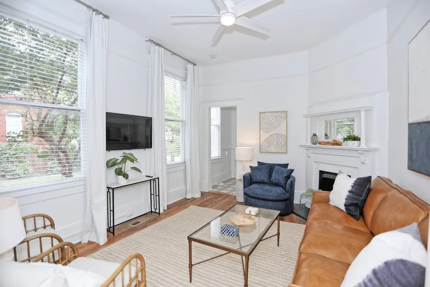 Spacious Historic Victorian in Downtown Savannah - Image 1