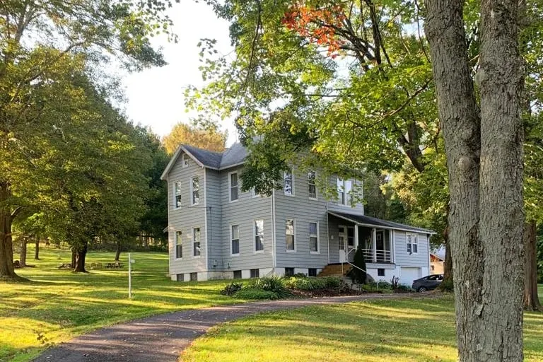Victorian Farmhouse with view of pleasant valley - Image 1
