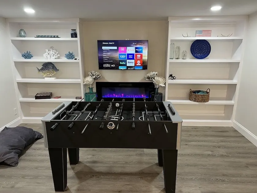 3 BR Gem w/GAME ROOM - Image 1