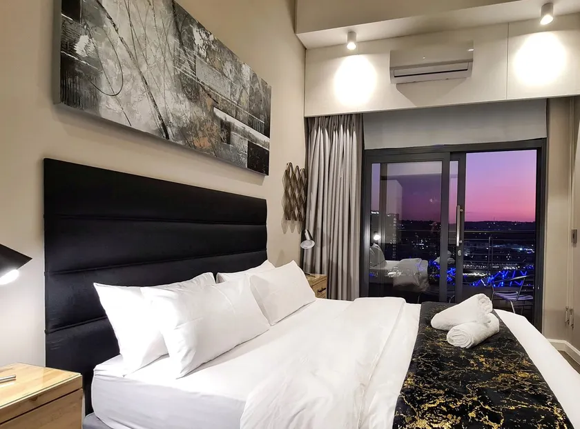 Top Floor Penthouse - Overlooking Times Square Casino - Image 1