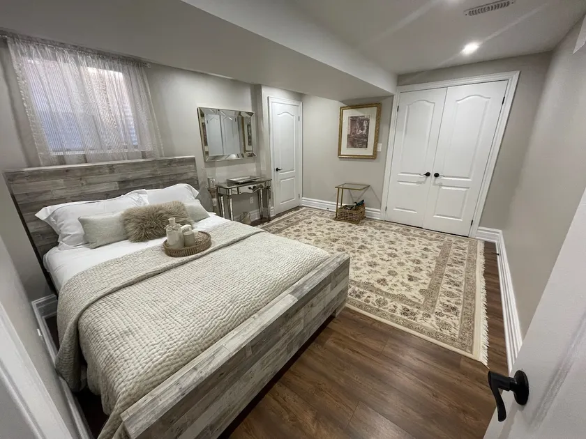 Cheerful 1-bedroom living space in Oshawa - Image 1