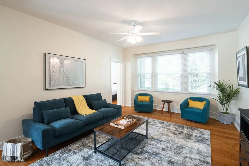 Cool “Blue” 2-bdrm Apt in Suburbs w/Free Parking - Image 1