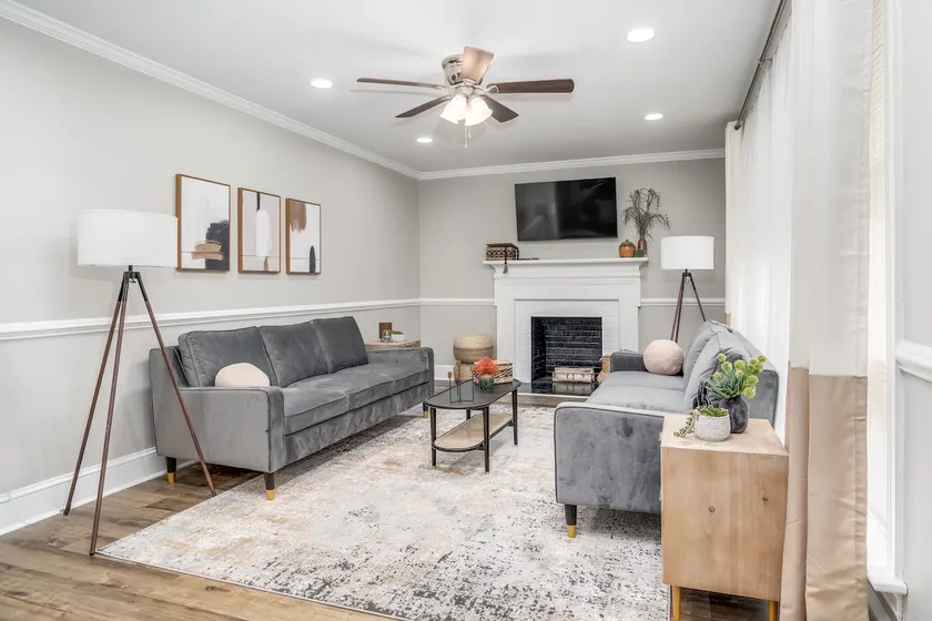 Wonderful - City Centered Private NEW Home - Image 1