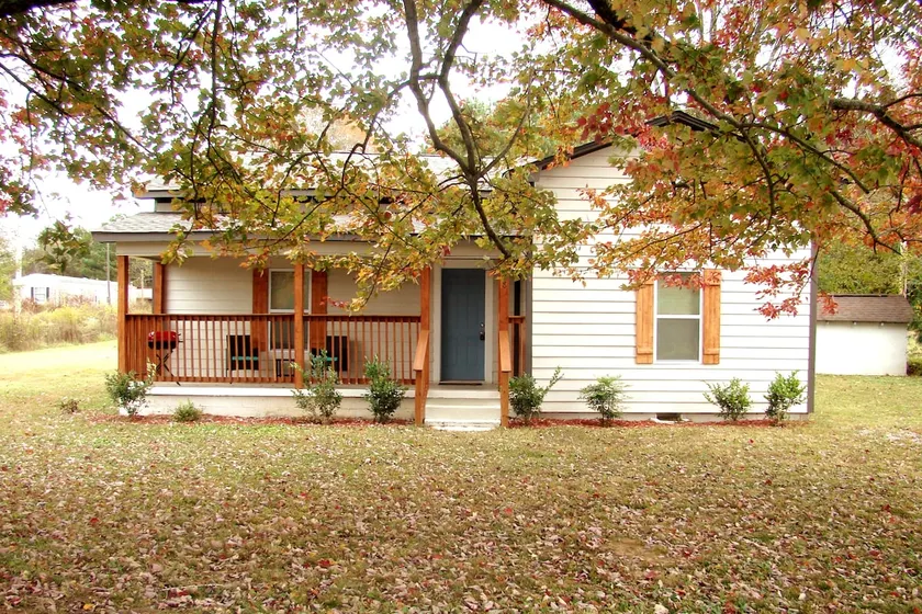 Maple Tree Cottage - Close to boat docks and Wedding venues - Image 1
