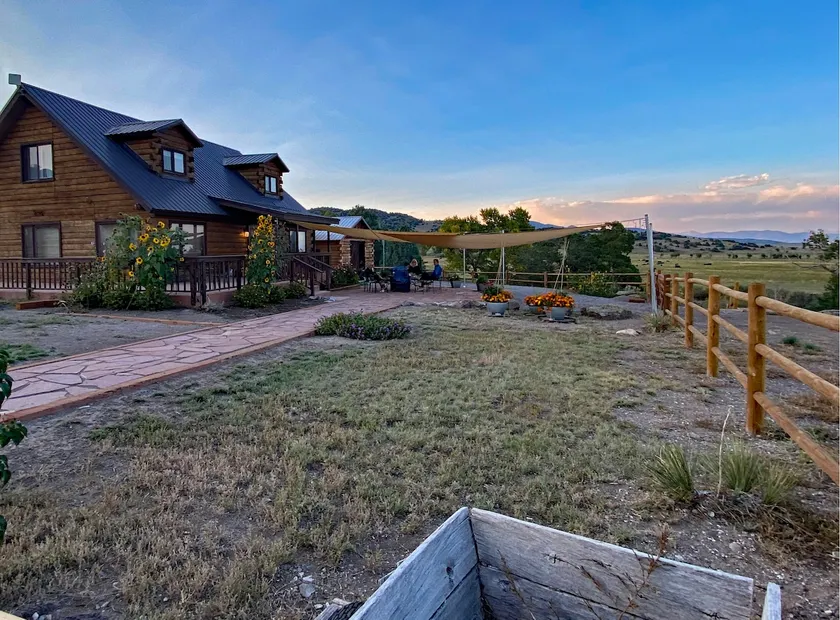 Great cabin for outdoor enthusiasts. - Image 1
