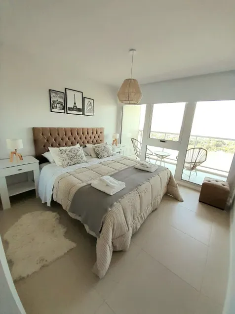 Luxurious apartment on the river with a stunning view - Image 1