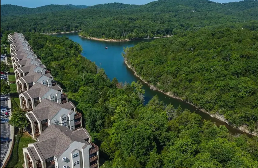 Table Rock Lake Branson Silver Dol City Indian Pt - Image 1