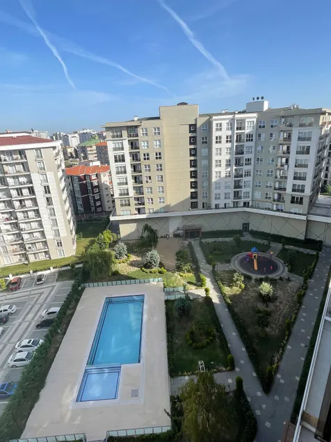 Pool 24/7 security within the apartment complex - Image 1