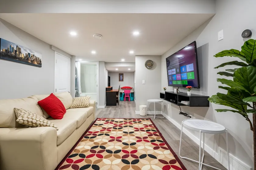 Adorable 2 Bedroom Suite in Airdrie - Image 1