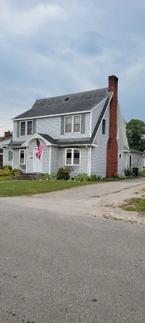 Sue's Quarters - Image 1