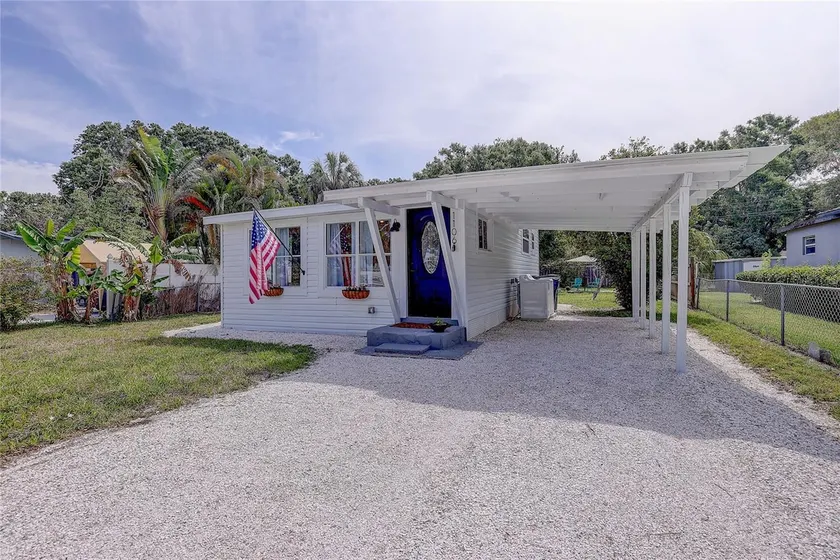 The Island-Hopper's Haven Near Anna Maria Island - Image 1
