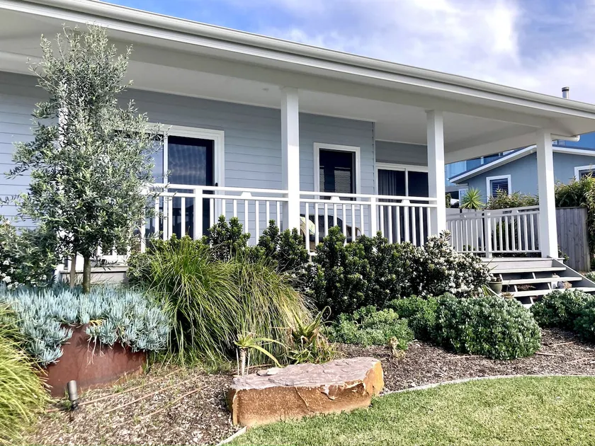 Relaxing 2 bedroom guesthouse at Sunnyspot - Image 1