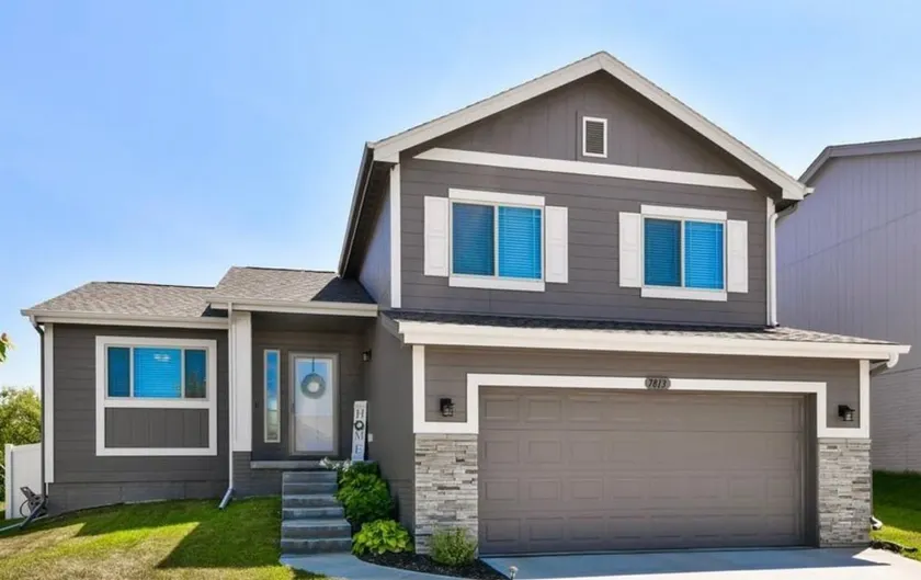 Spacious Omaha Home | Pet-Friendly & Convenient - Image 1