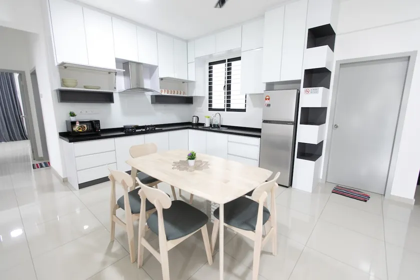 Newly Renovated 3Bedroom Vacation Home 6-8pax - Image 1