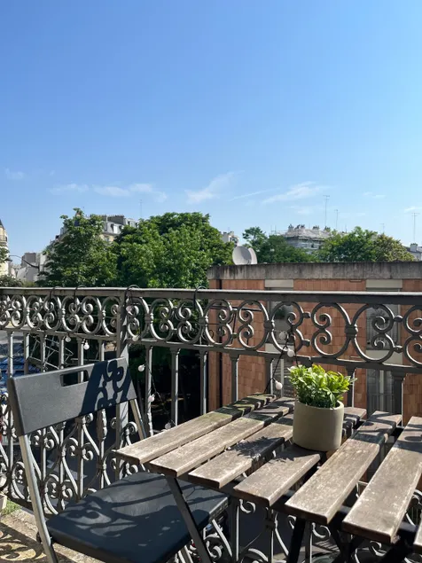 Suite in the heart of Paris - Image 1