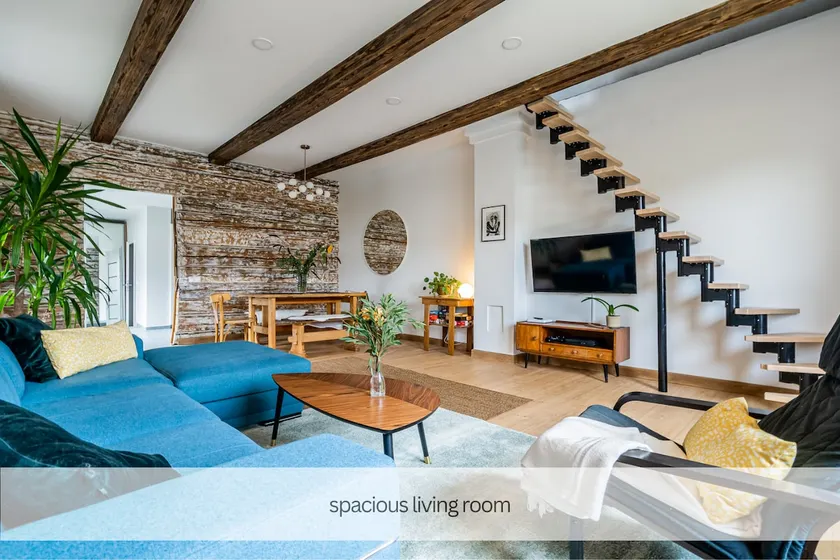 Spaciouse 3 bedroom house with free parking - Image 1