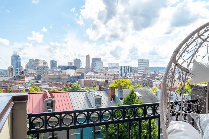 StayMilton | OTR Views | Big House! - Image 1