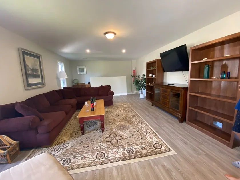 East Hill Stunner! The Beatrice Suite, a 3BR home. - Image 1