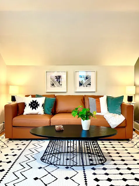 Immaculate Newly Renovated 1 Bedroom Apt Near NYC - Image 1