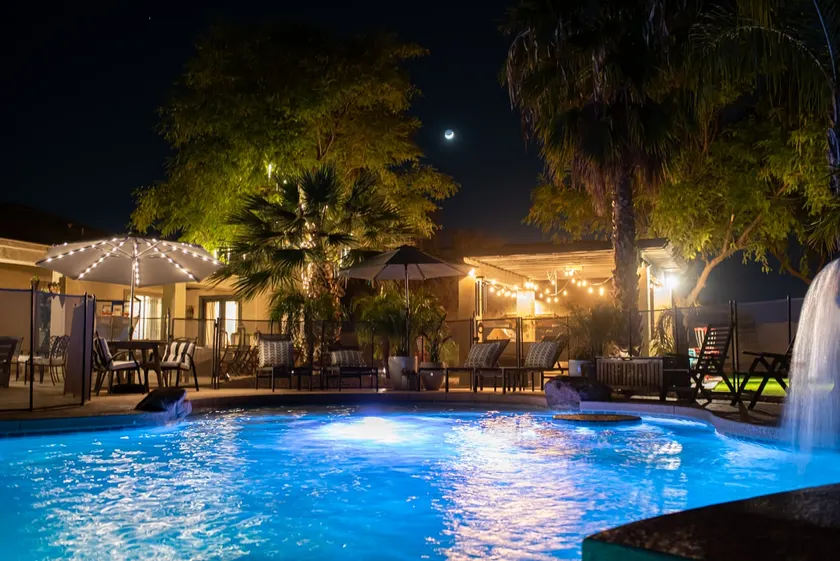 Amazing Home 1 Acre - Image 1