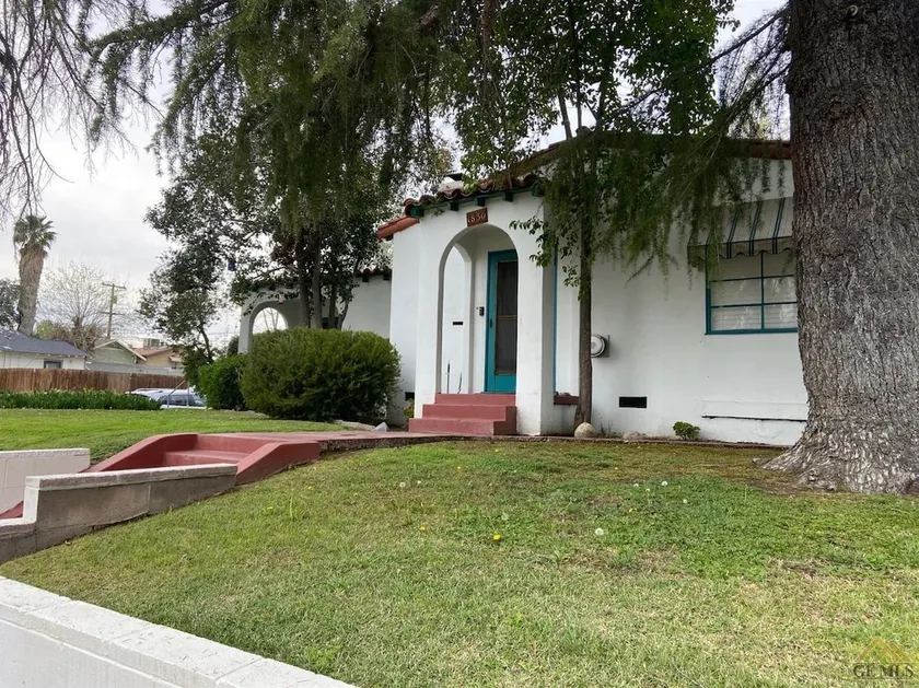 Lovely 2-bdrm townhouse, garden courtyard, laundry - Image 1